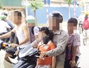 Hà Nội: Cha mẹ học sinh phải kí cam kết đội mũ bảo hiểm cho con